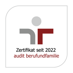 Logo, das an Strichmännchen erinnert, darunter Schriftzug: Zertifikat seit 2022 audit beruf und familie